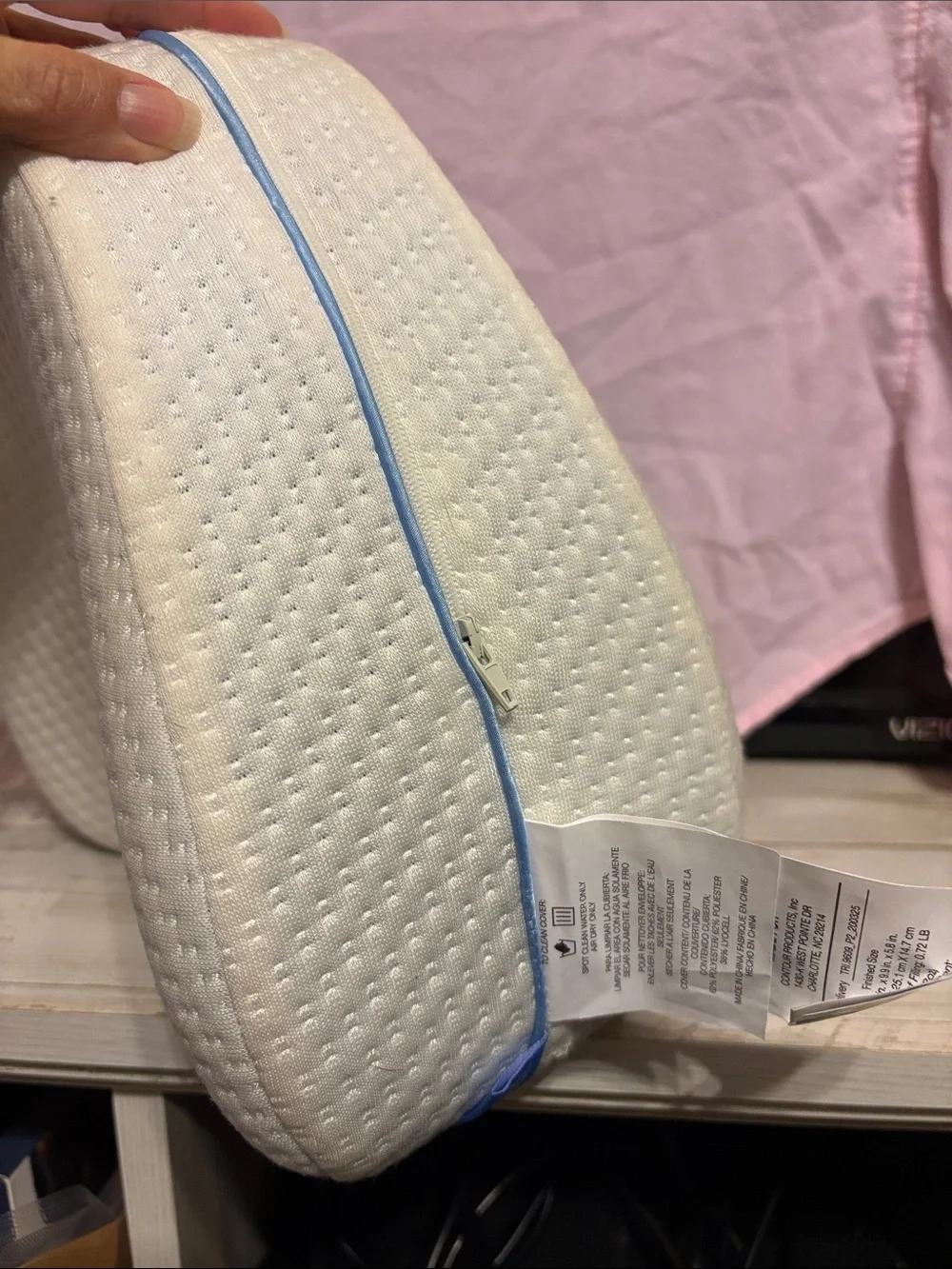 Contour Legacy Leg Pillow - White/Blue Packaging - Picture 3 of 7